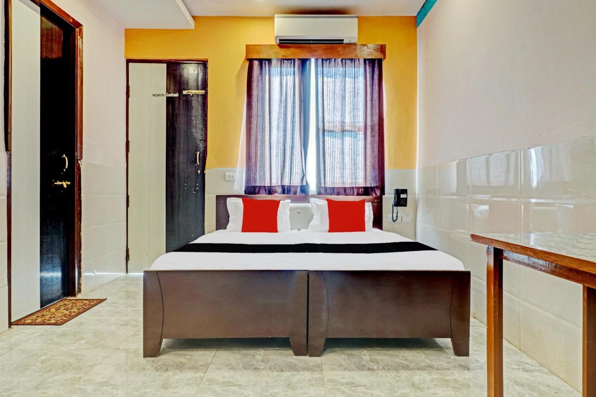 Capital O Kanha Resort Sikandra Rao Bagian luar foto